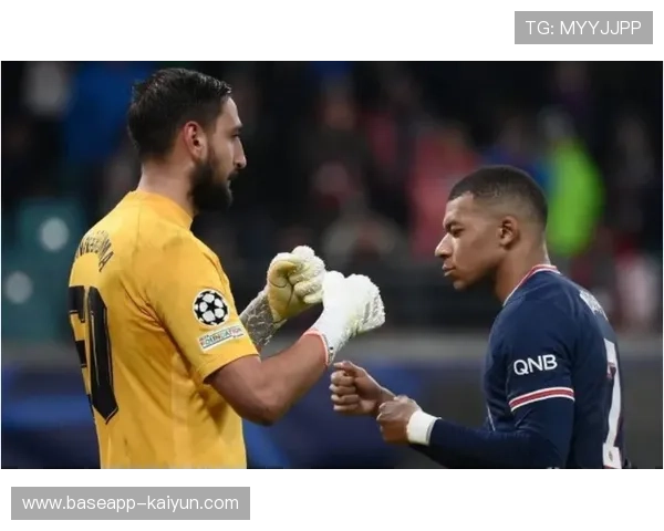 “多纳鲁马离队背后，巴黎门将年轻化战略的成败得失”